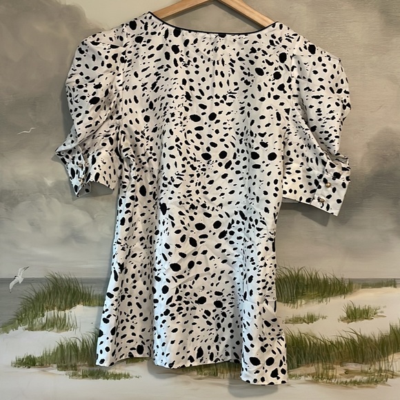 Ann Taylor Silk Blouse- Puff Sleeve, Animal Print (Size 10) - Picture 7 of 13